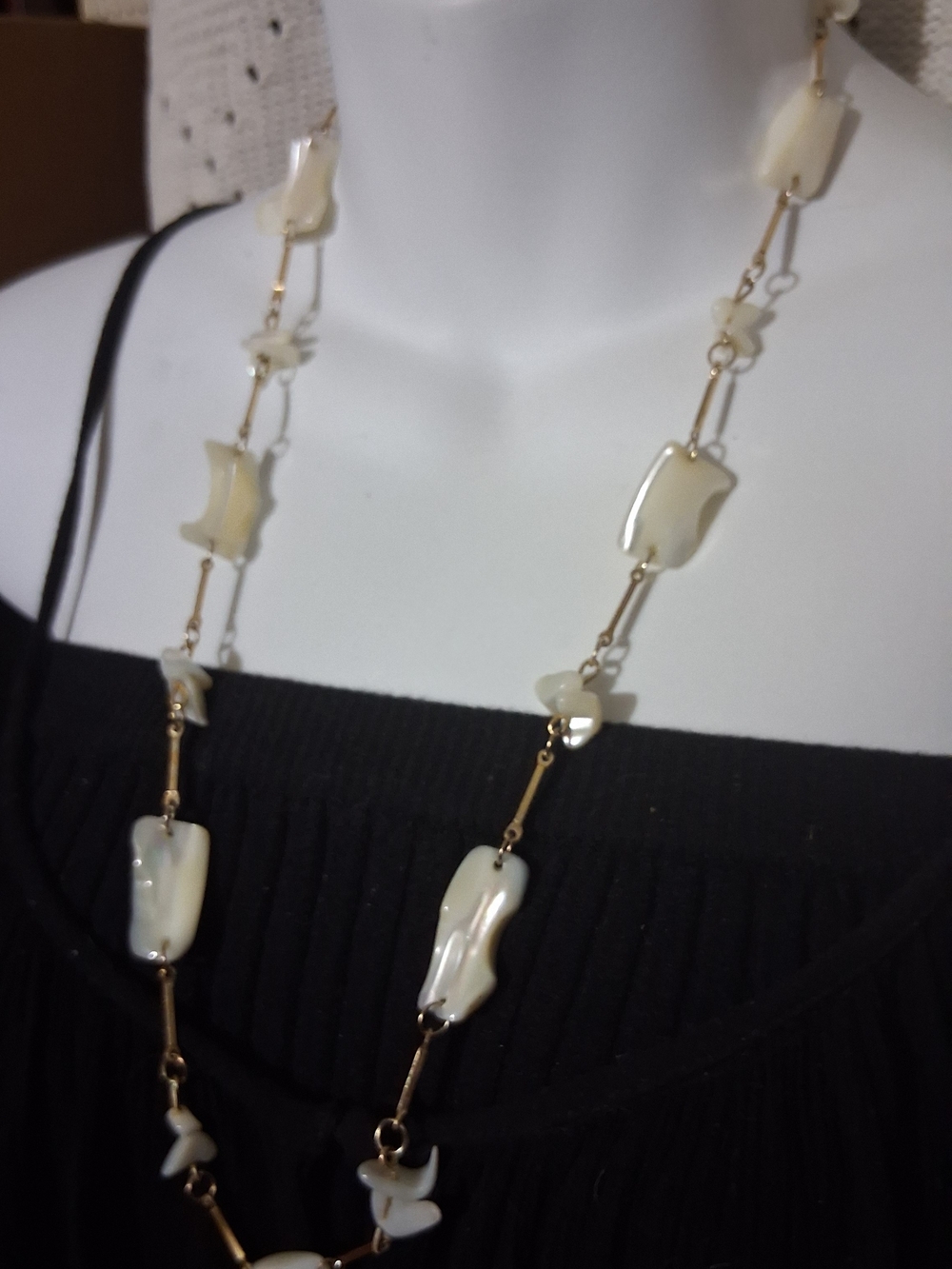 Mother Of PEARL Shell-Link Long Necklace in Ivory and Gold